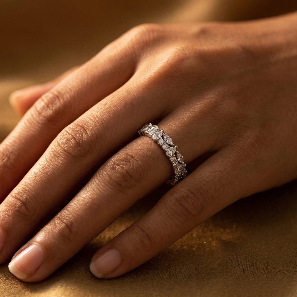Pointed Oval & Round Mixed Stone Band