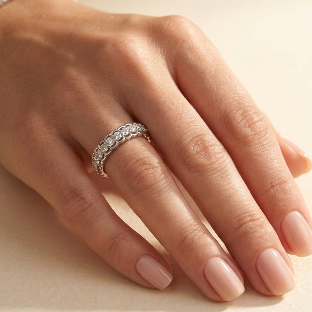 Scallop Edge Full-Circle Band