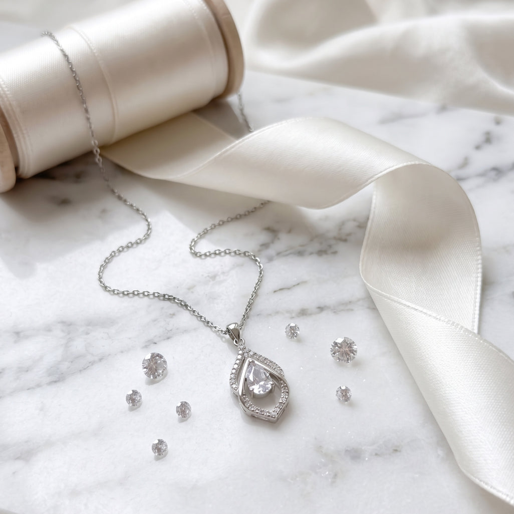 The Ribbon & Pearl Duo