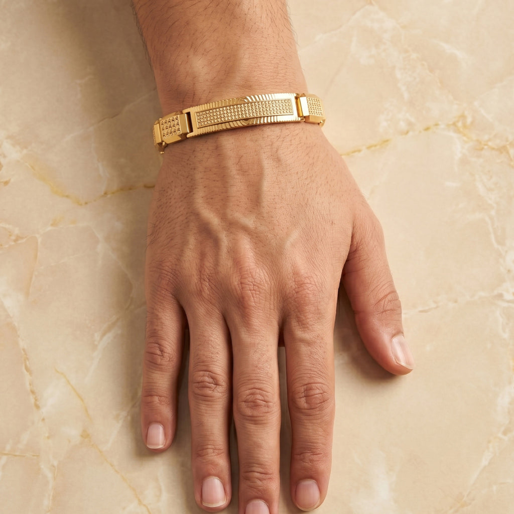 Gold Pyramid Stud Pave Centre Link Bracelet â€” 18K Gold Vermeil