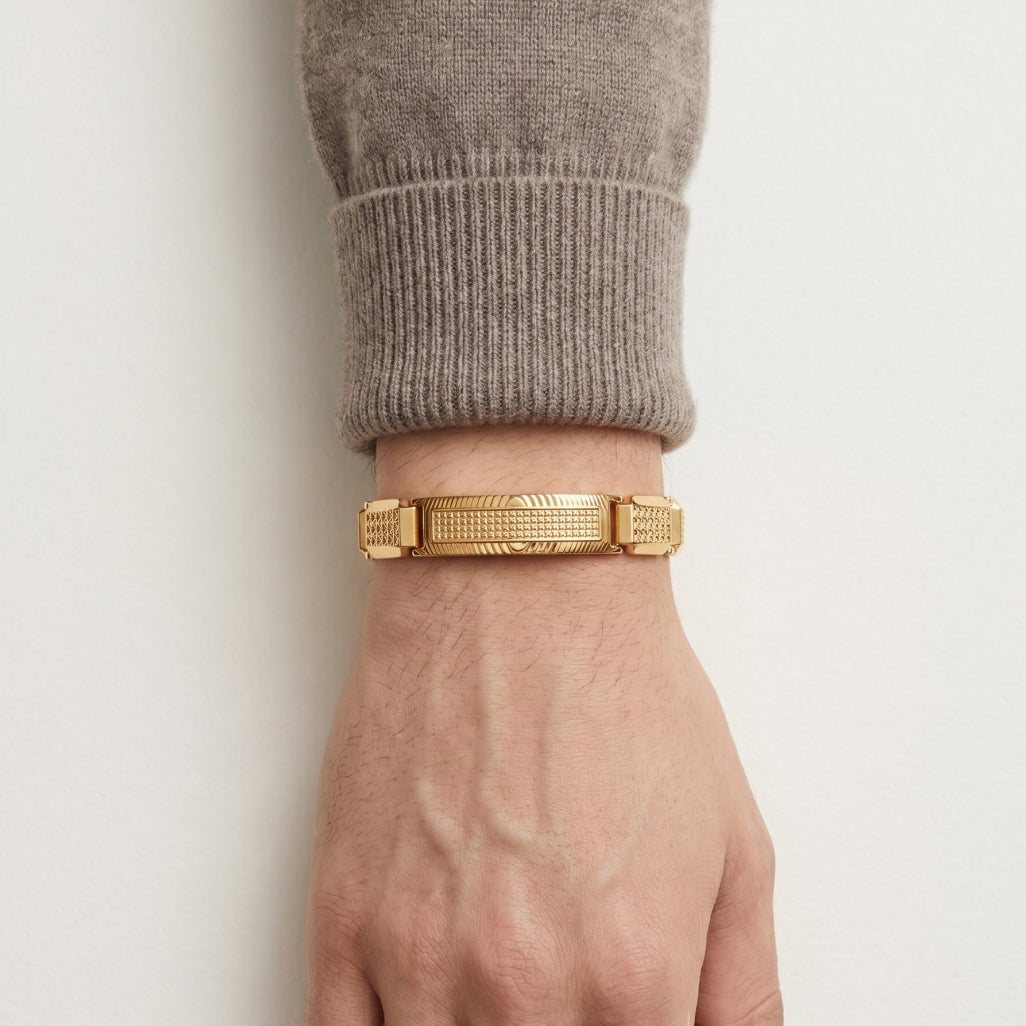 Gold Pyramid Stud Pave Centre Link Bracelet â€” 18K Gold Vermeil