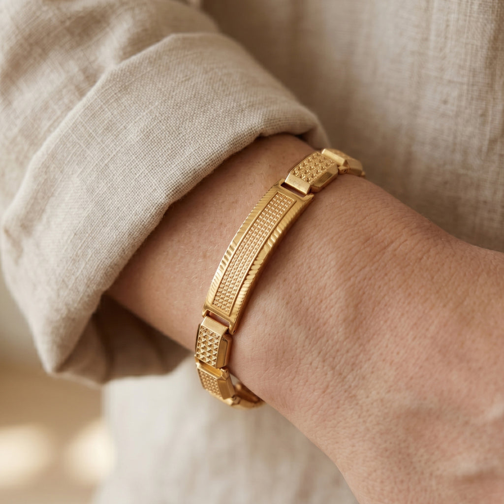 Gold Pyramid Stud Pave Centre Link Bracelet â€” 18K Gold Vermeil