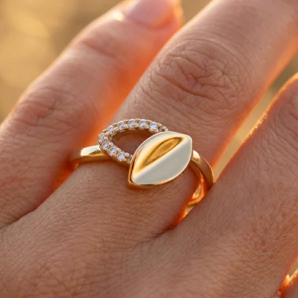 Leaf Signet Pave Hoop Ring