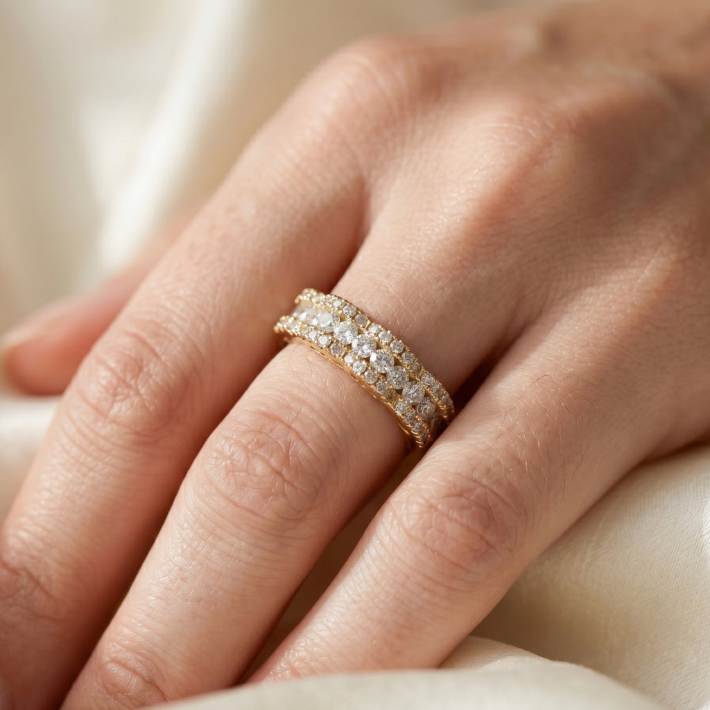 Triple Tier Graduated Pave Band