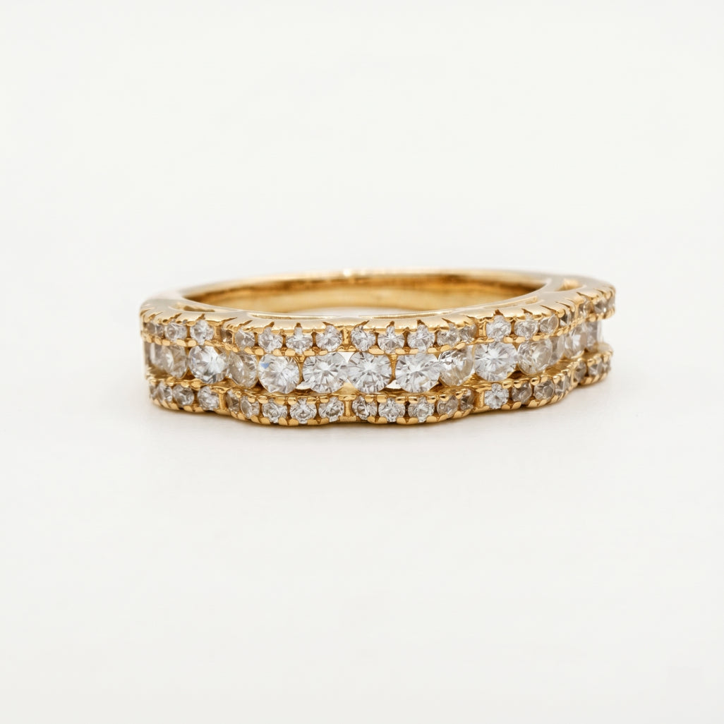 Triple Tier Graduated Pave Band