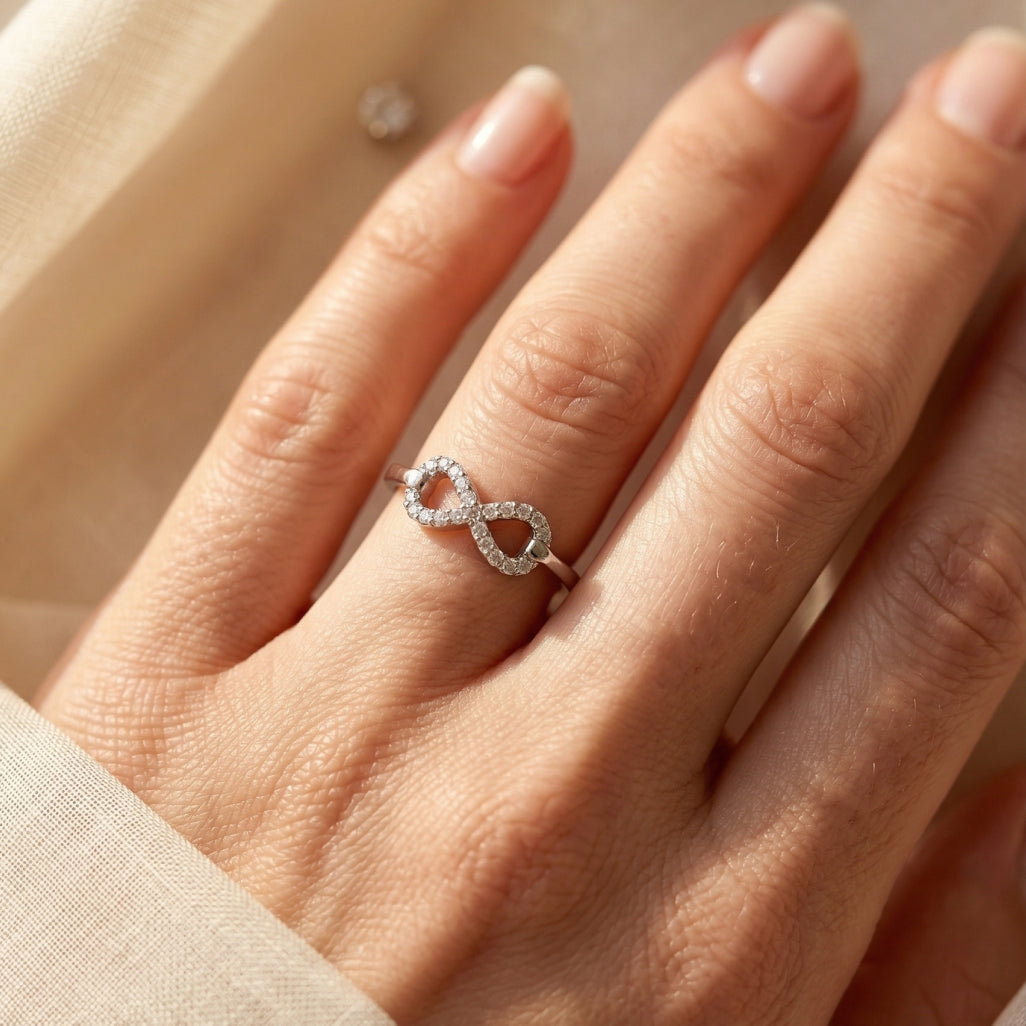 Forever Loop â€“ 925 Silver Infinity Ring