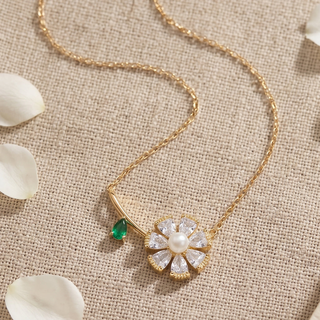 Pearl Centre Daisy Stem Necklace 18k gold vermeil
