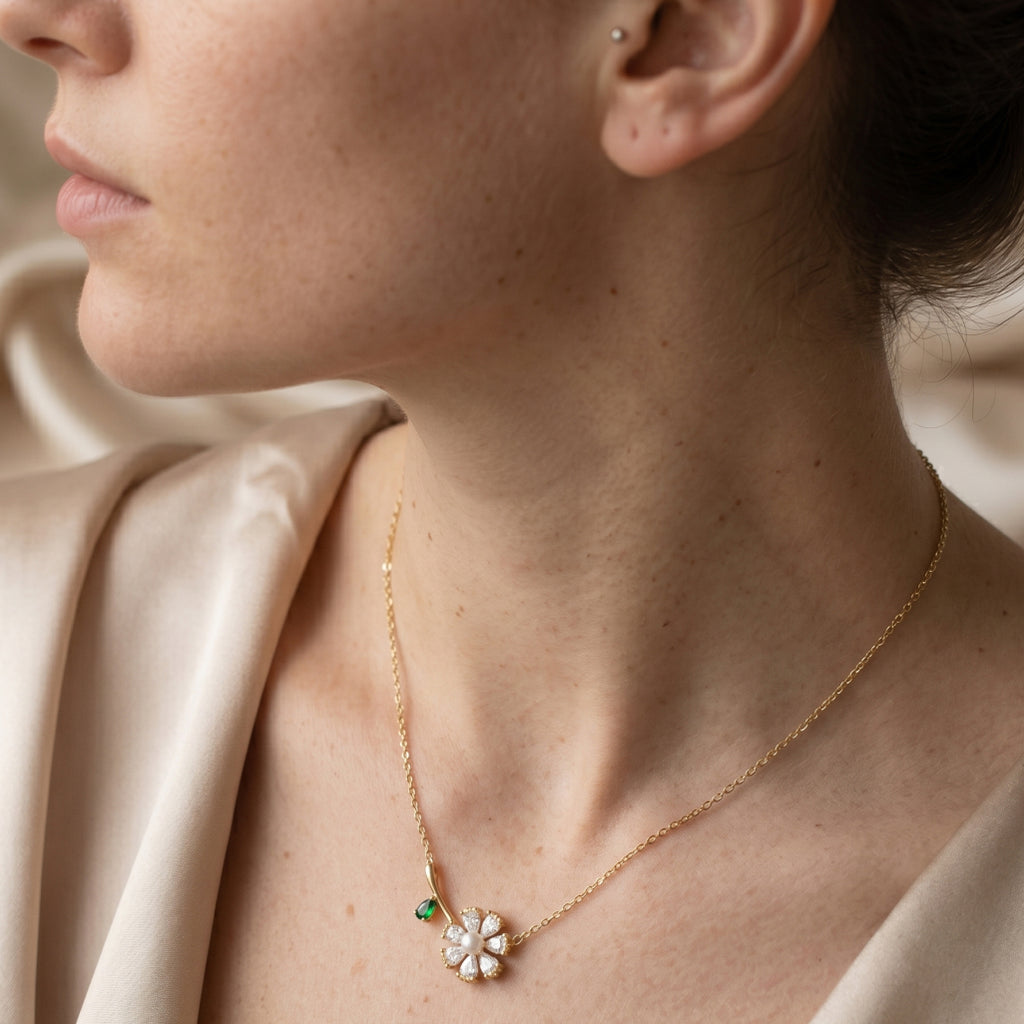 Pearl Centre Daisy Stem Necklace 18k gold vermeil