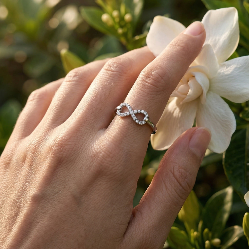 Forever Loop â€“ 925 Silver Infinity Ring