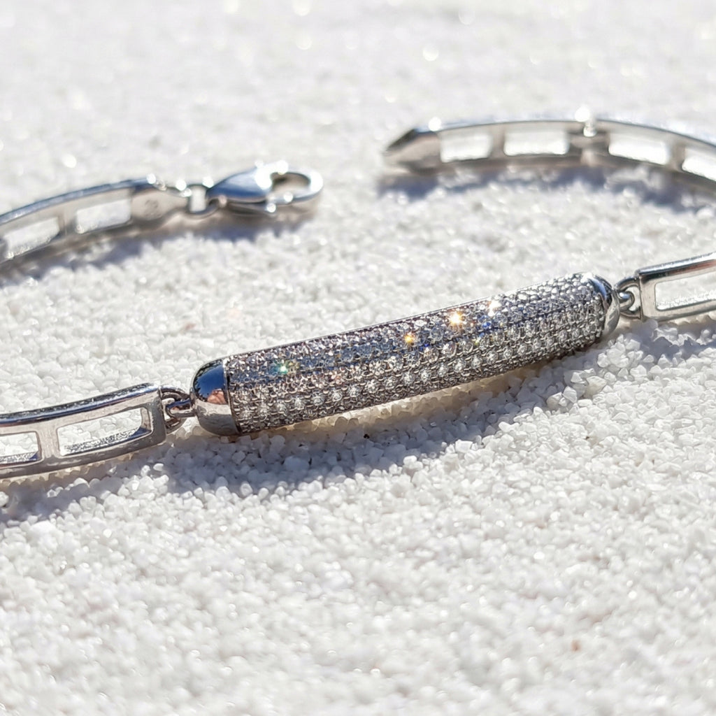The Asymmetric Cuff