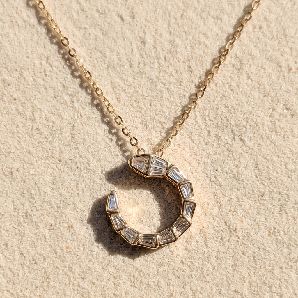 Arc Necklace