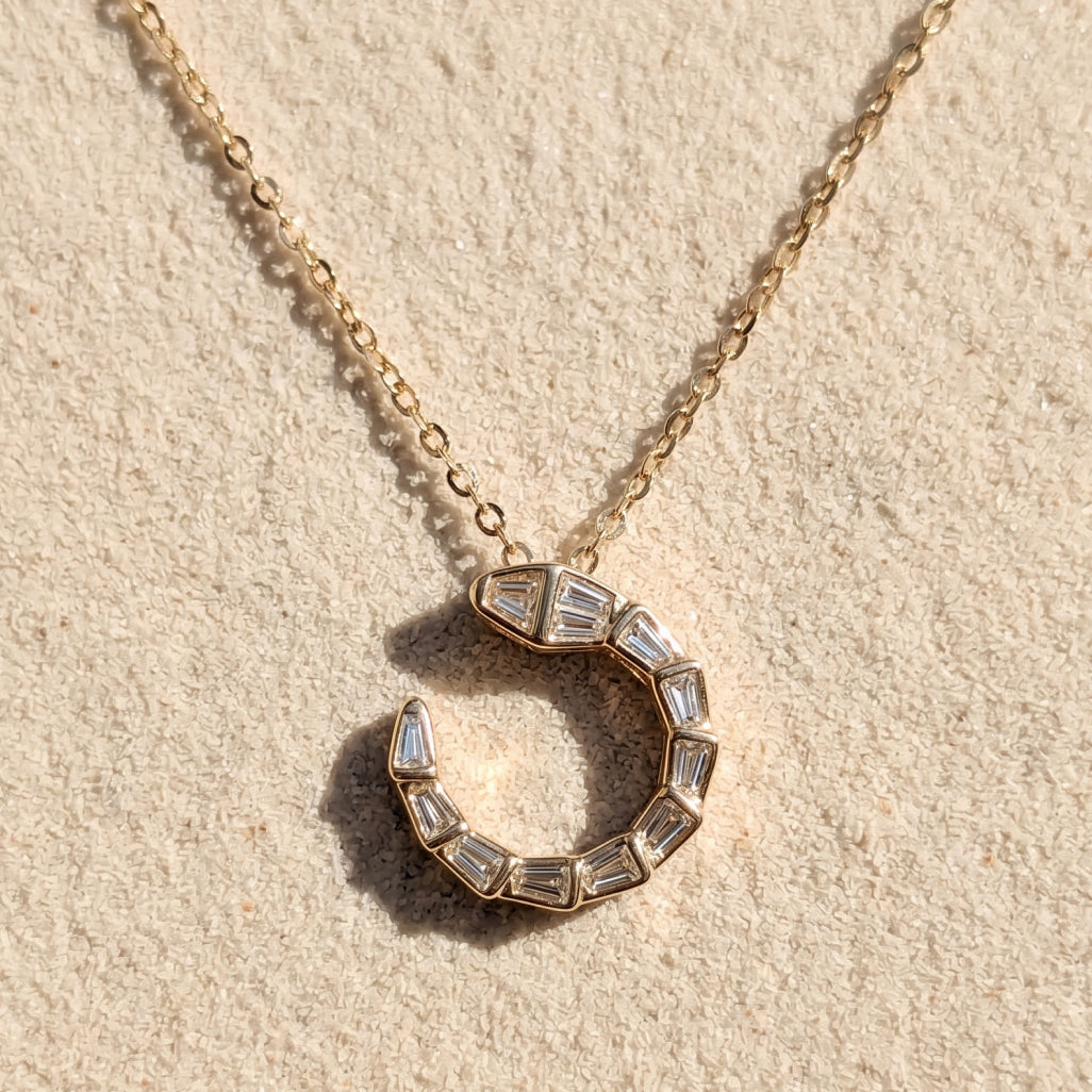 Arc Necklace