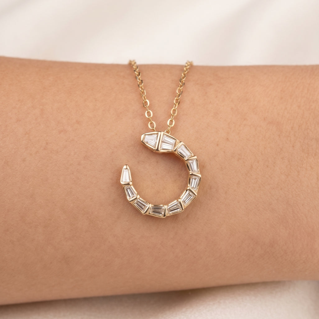 Arc Necklace