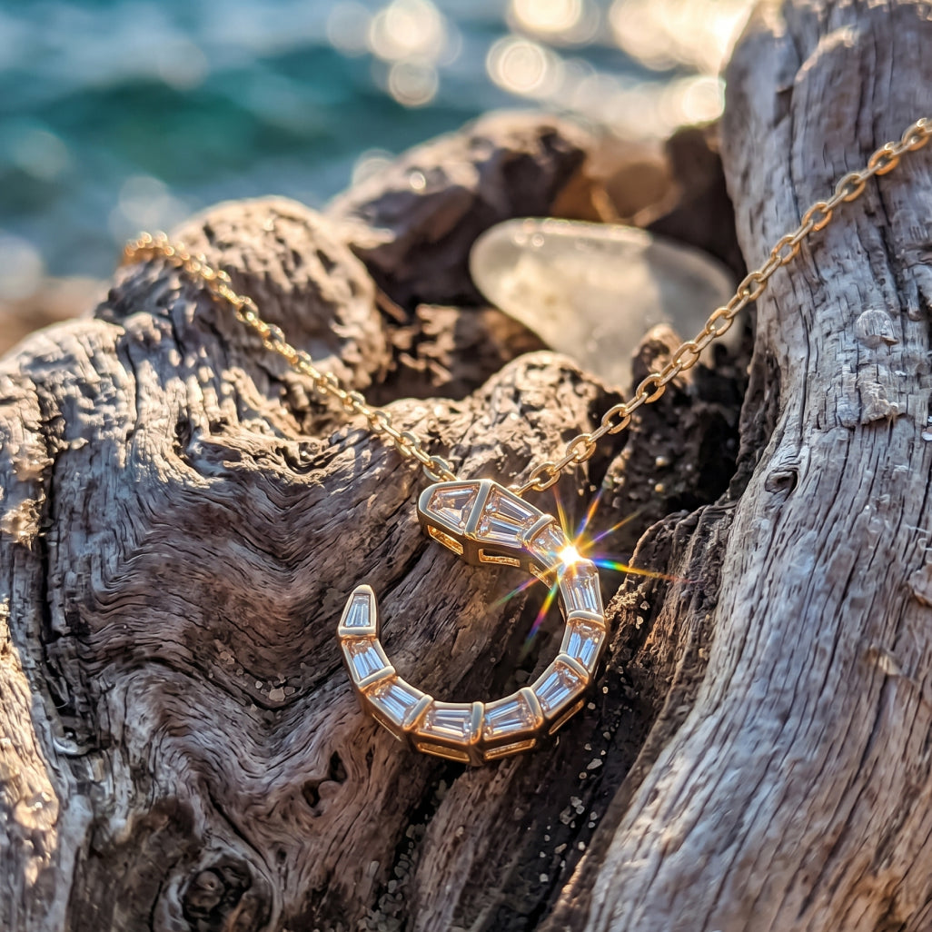 Arc Necklace
