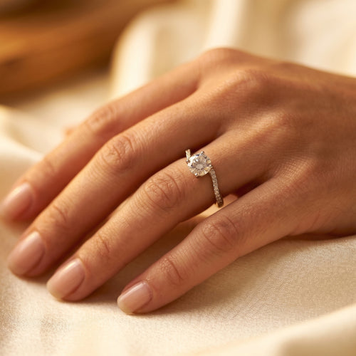 Curved Stone Band Solitaire Ring 925 Silver