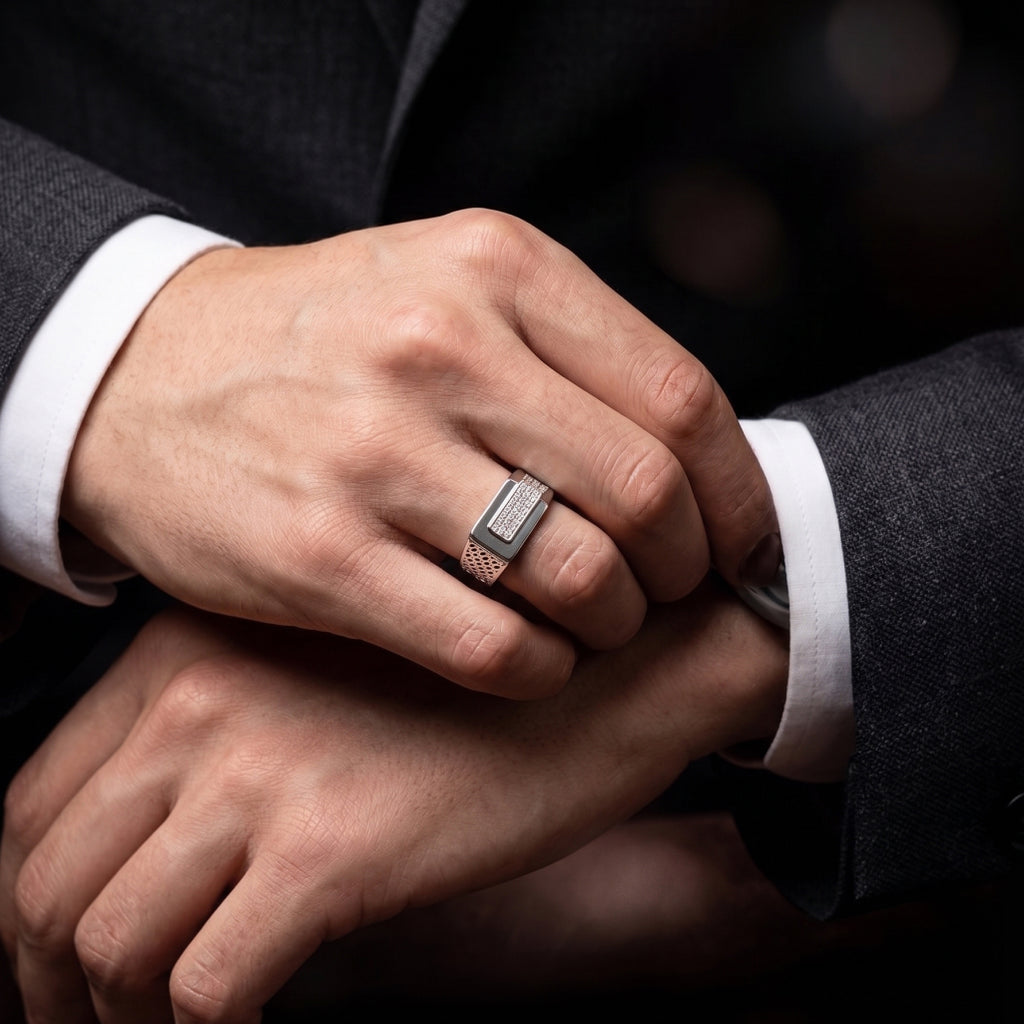 Mesh Shoulder Signet Ring